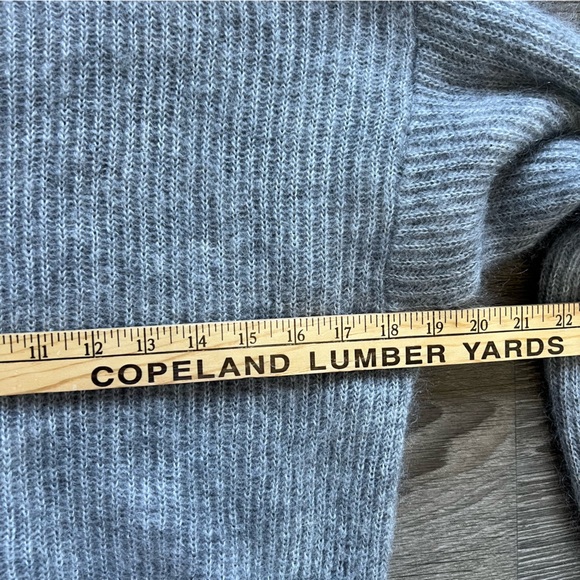 Dimensione Maglia Mohair Wool Gray Italian Mock Neck Sweater Women's size Medium - Picture 7 of 8